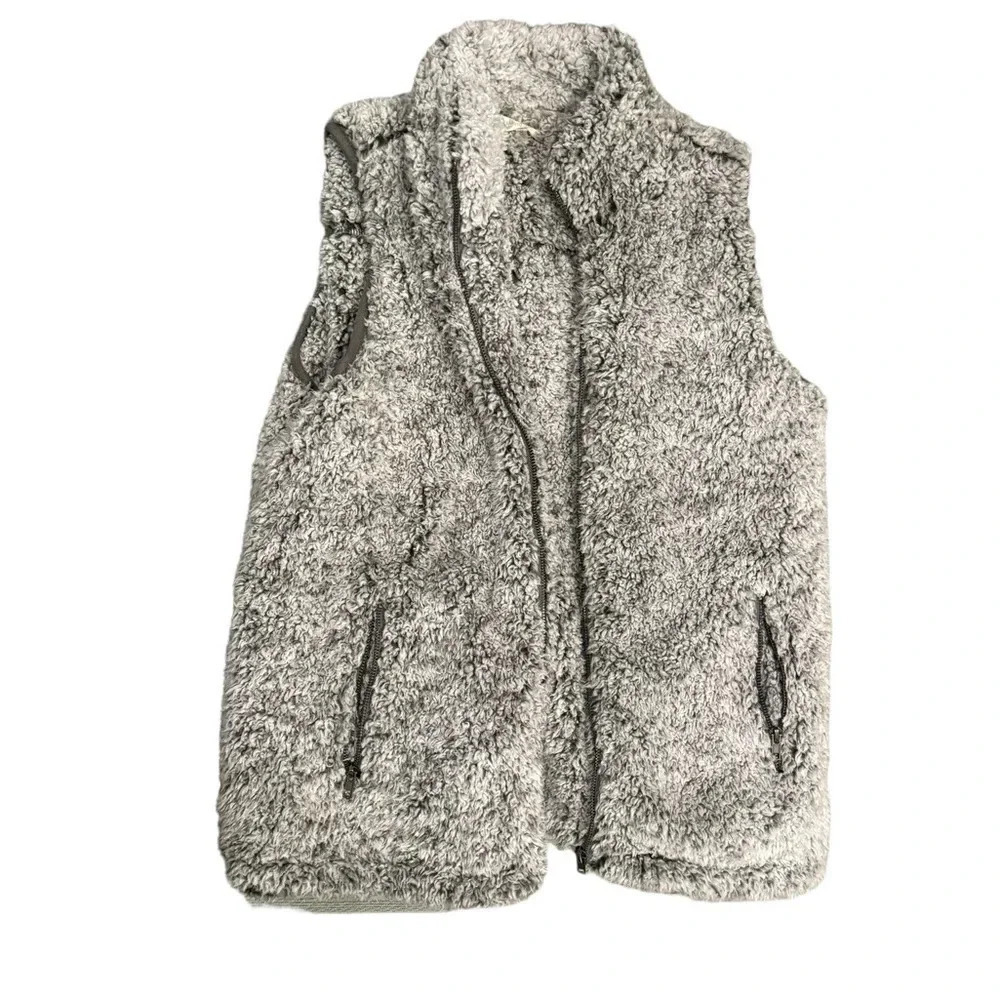 Altar'd State Light Grey Sherpa Vest Size‎ Small